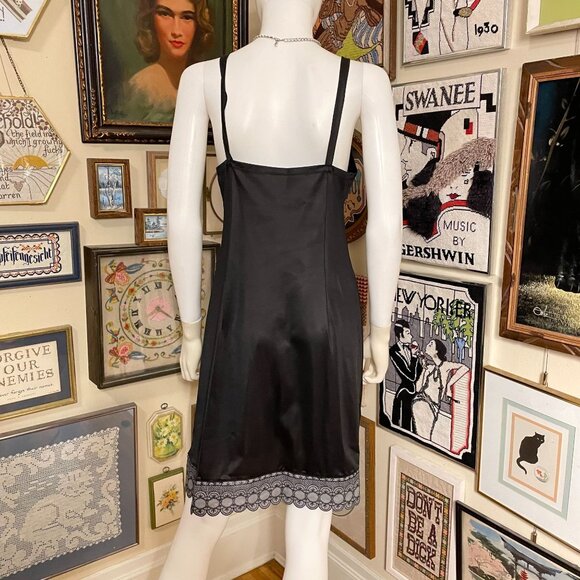60s Vintage Sears Black Nylon Slip with Unusual Lace Hem & Bow Detail Size 34 - Picture 5 of 7